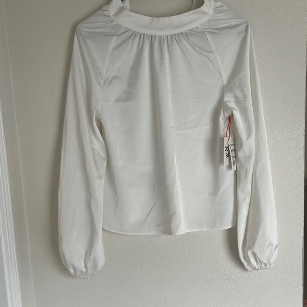 Nordstrom White Bishop Sleeve Blouse with Buttoned Style
